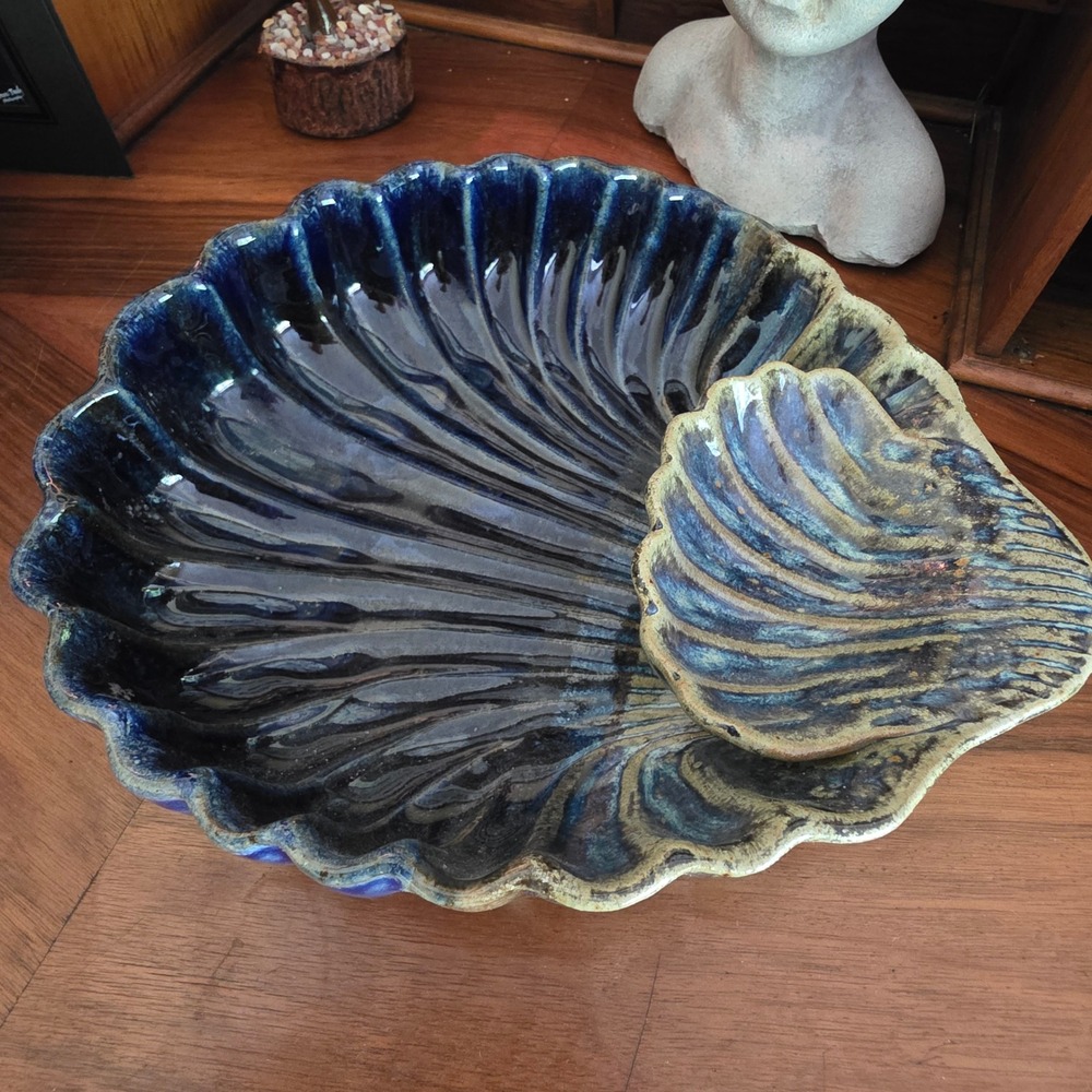 Nedza‎ Signed Studio Pottery USA Handmade Ceramic Scallop Shell Bowl Blue Glaze